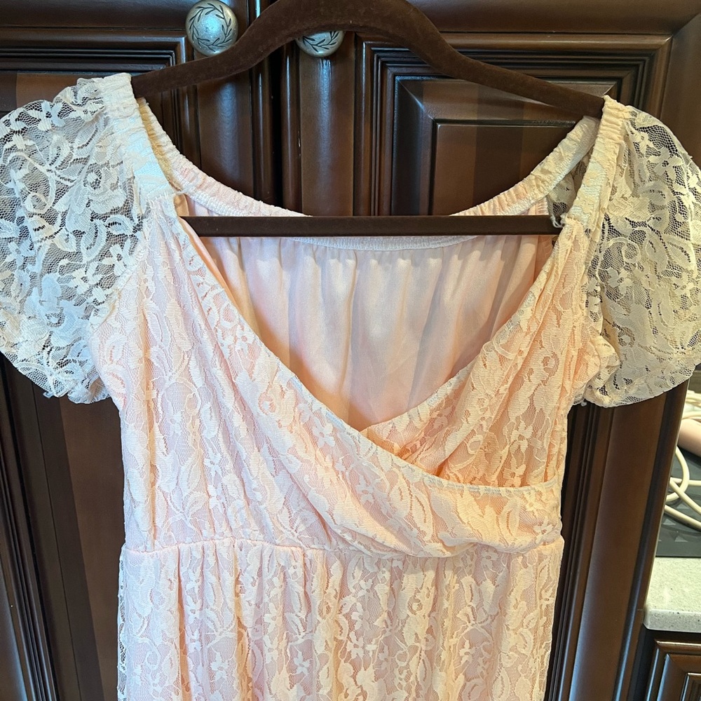 Elegant Lace Dress with Puff Sleeves